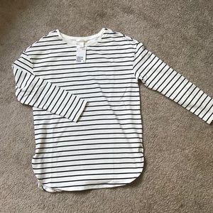 🌟 NWT🌟 Navy and white striped H&M shirt size S